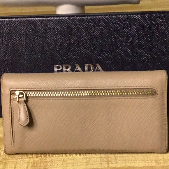 Prada Leather Wallet - Picture 4 of 9